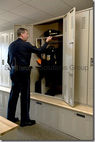 警察的制服-凯夫拉尔背心- swat -齿轮-柜柜- 105113柜-金属储物柜长椅-房间-达拉斯休斯顿-奥斯丁堡的价值