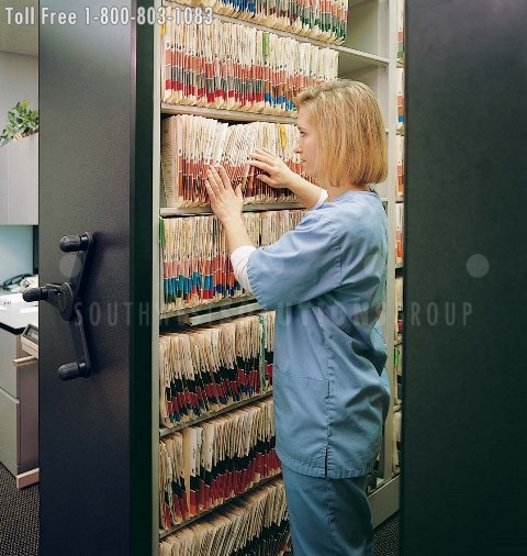 可移动的病人档案储存架最大限度的空间